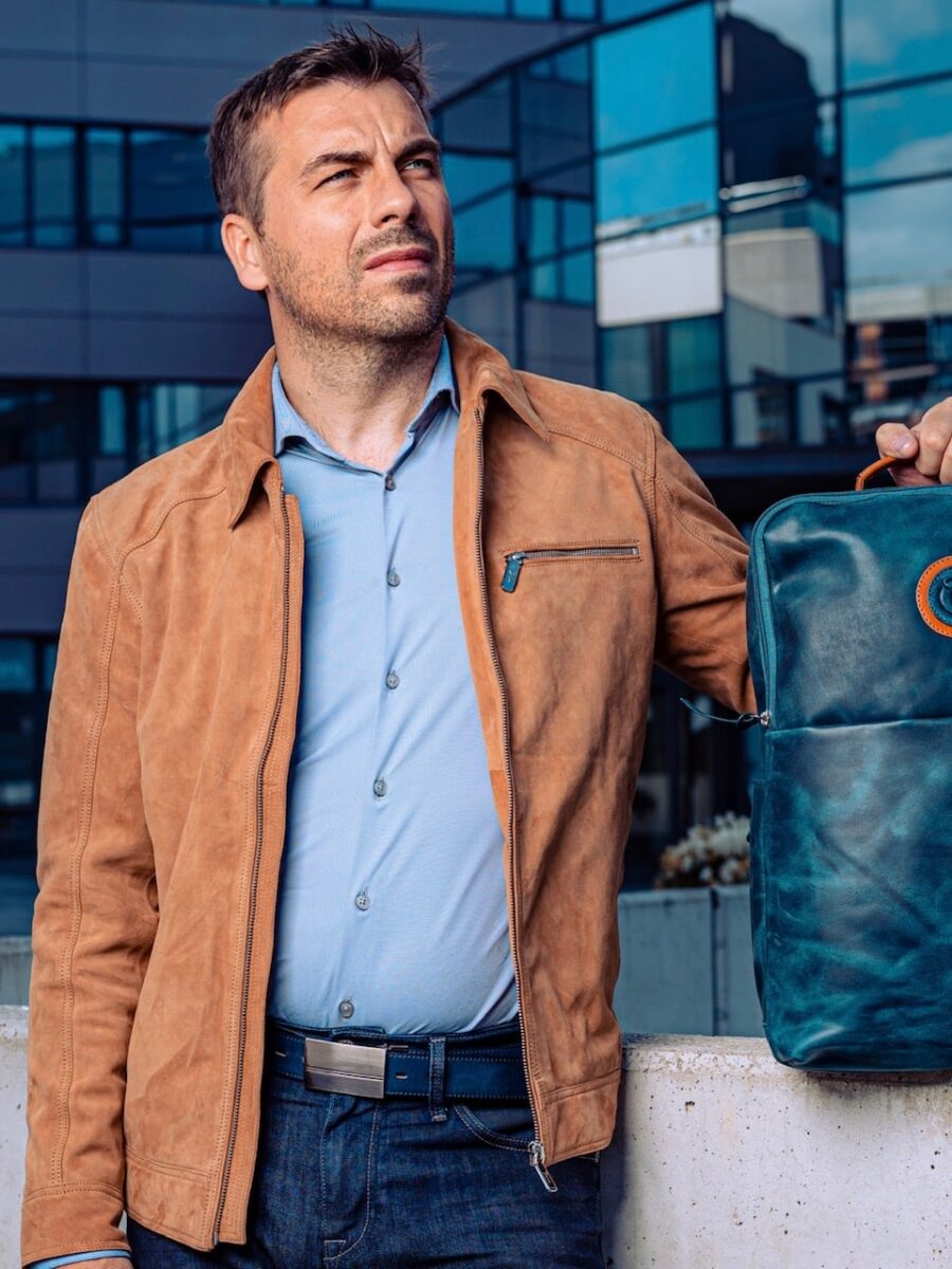 kožená bunda s límcem semiš