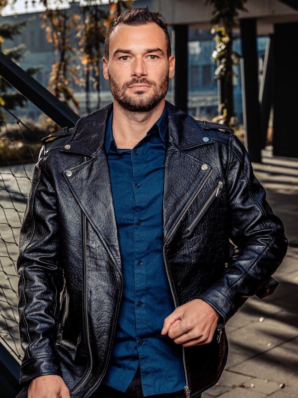 kožený křivák černý