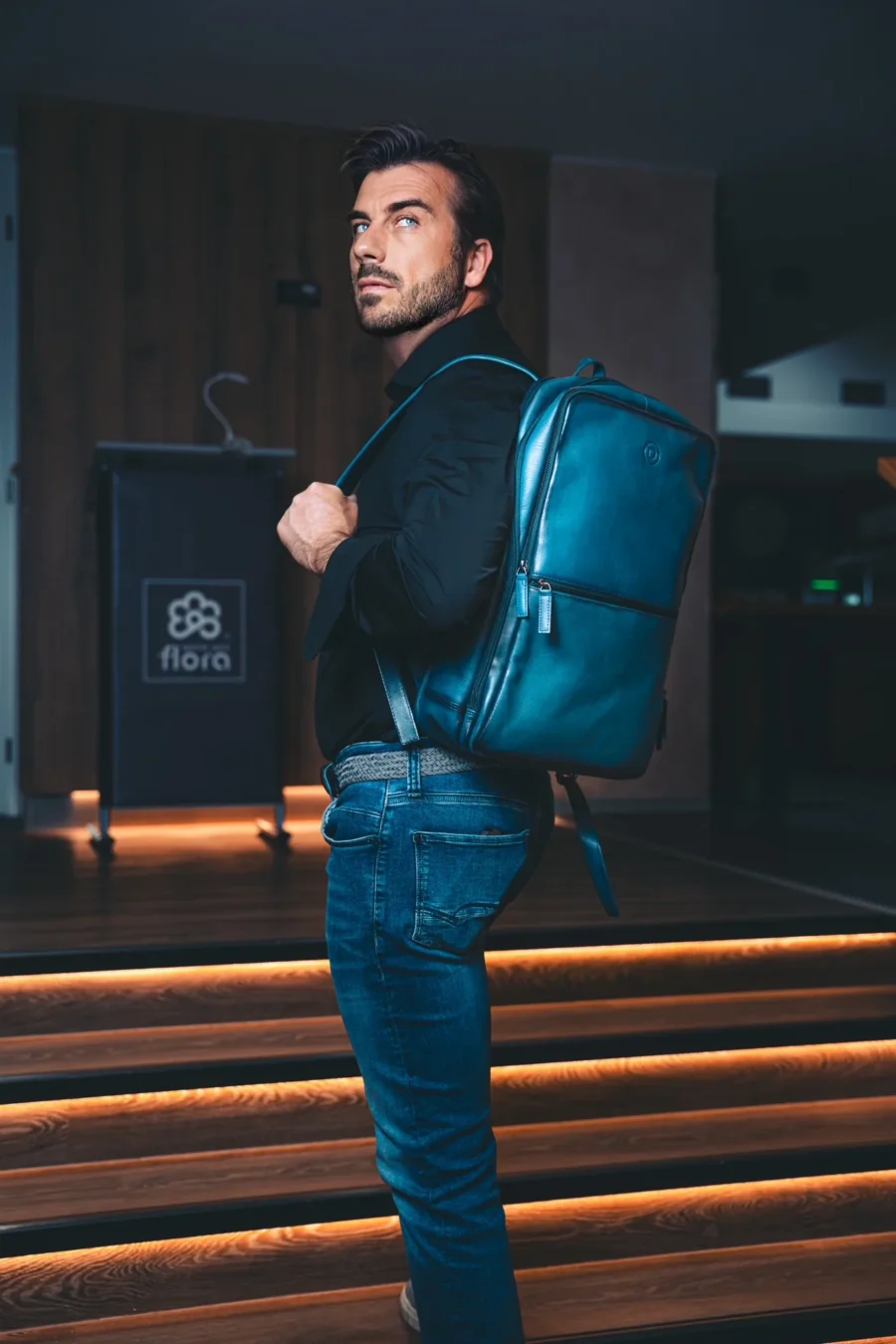 Wallstreet Jacob Backpack Blue - Kožený business batoh modrý - Obrázek 14