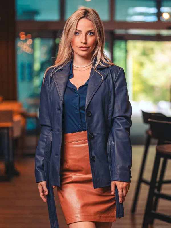 Paola Navy Blue – Kožený kabátek s páskem a knoflíky