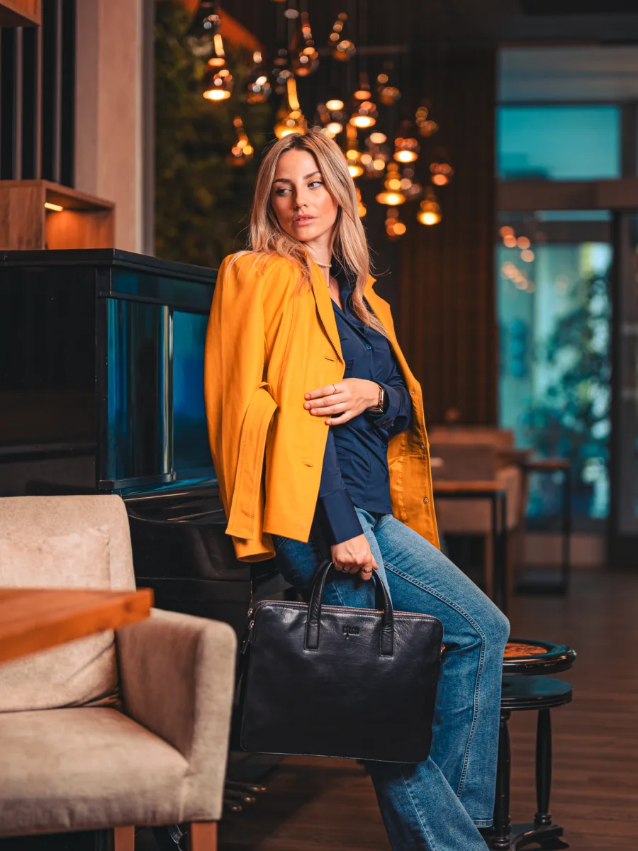 Paola Yellow – Kožený kabátek s páskem a knoflíky - Obrázek 2