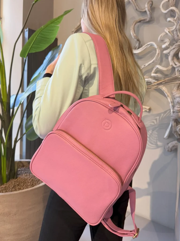 Dublin pink - Městský kožený batoh růžový velikost M