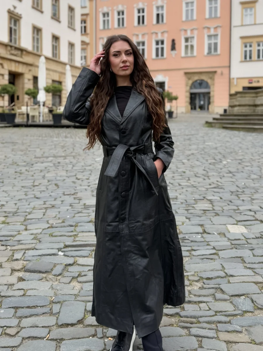 Isolda Black - Kožený kabát s knoflíky a páskem - Obrázek 5