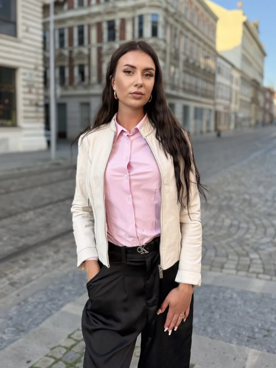 Becca White With Black Sewing 2.0. Short– Dámská kožená bunda bílá s černým prošitím - Obrázek 3