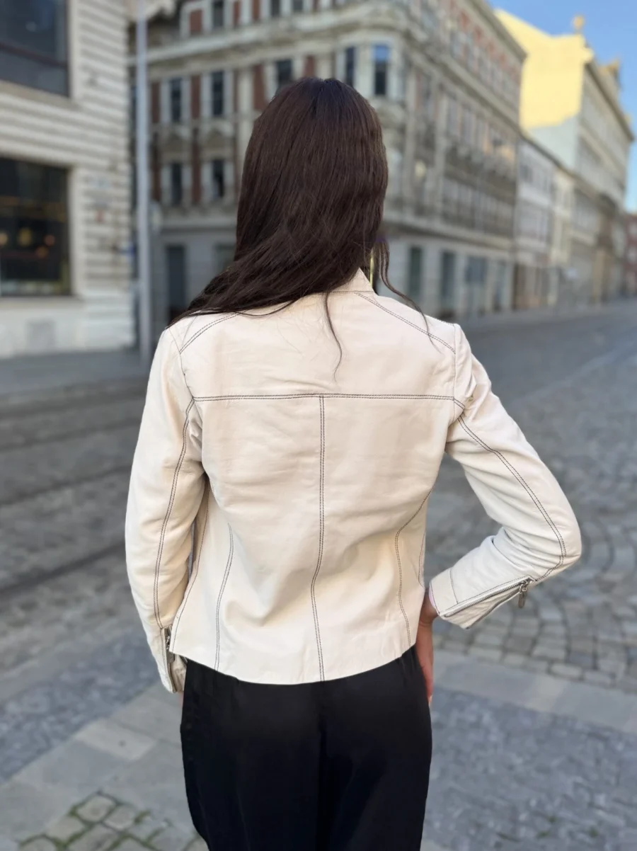 Becca White With Black Sewing 2.0. Short– Dámská kožená bunda bílá s černým prošitím - Obrázek 6