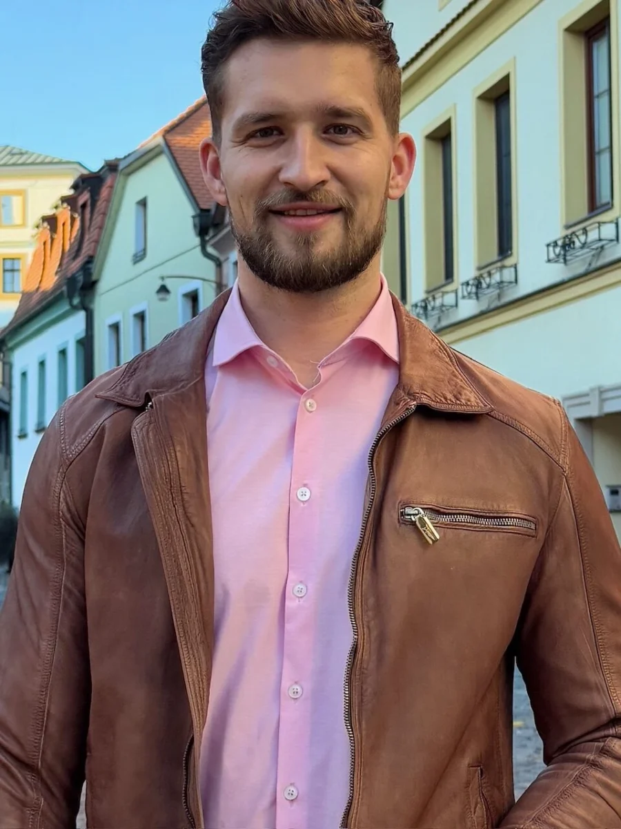kožená bunda s límcem