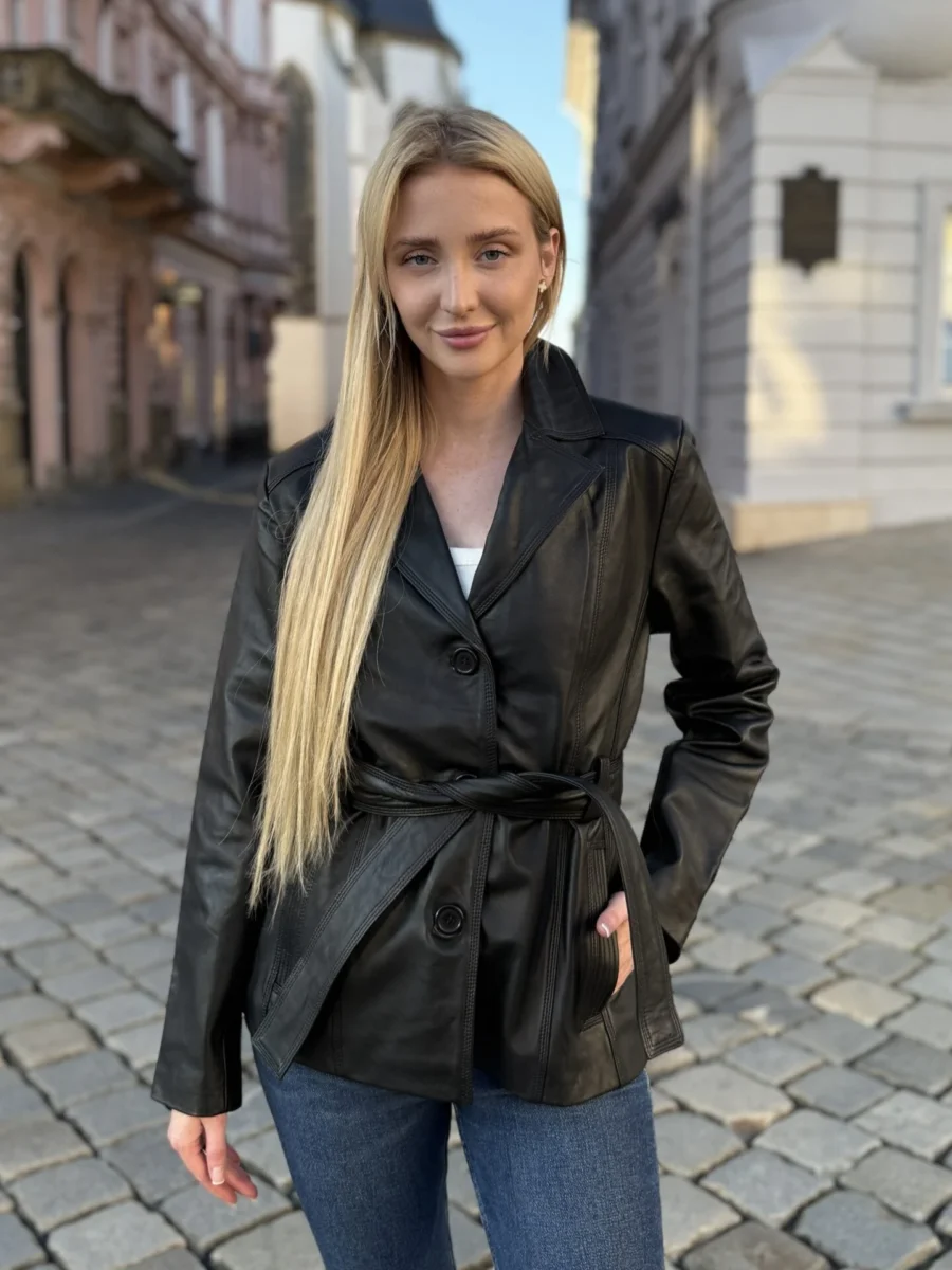 Paola Black – Kožený Černý kabátek s páskem a knoflíky