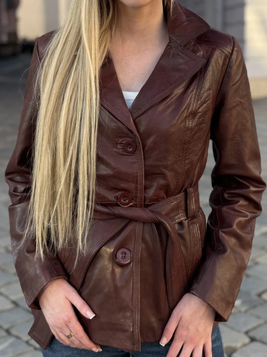 Paola Brown – Kožený hnědý kabátek s páskem a knoflíky - Obrázek 2