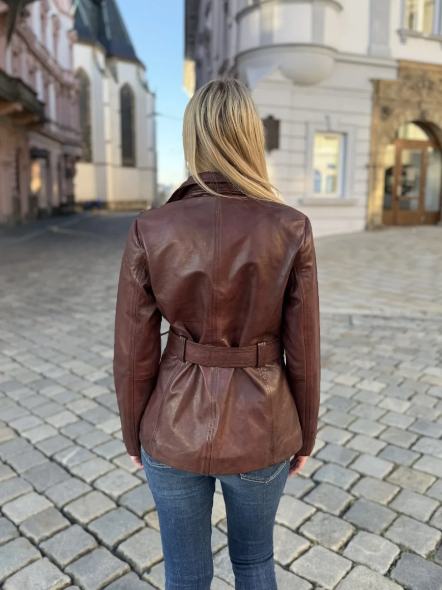 Paola Brown – Kožený hnědý kabátek s páskem a knoflíky - Obrázek 6