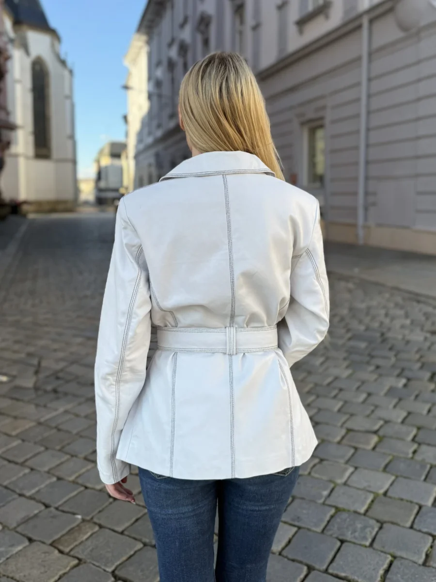Paola White With Black Sewing – Kožený bílý kabátek s páskem a knoflíky - Obrázek 5