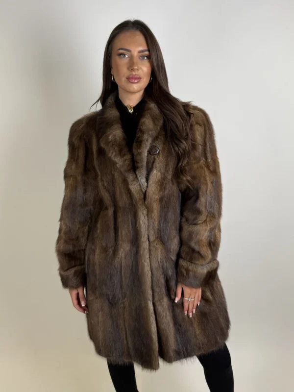 Dámský kožich z pravého bizama vel 48– Kožešnictví Hlinsko v Čechách
