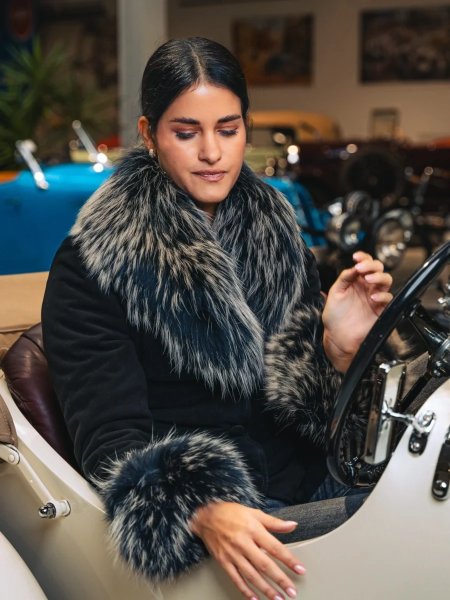 Helsinky Racoon Fur Coat - Dámský kožich s mývalí kožešinou černá  - Obrázek 6