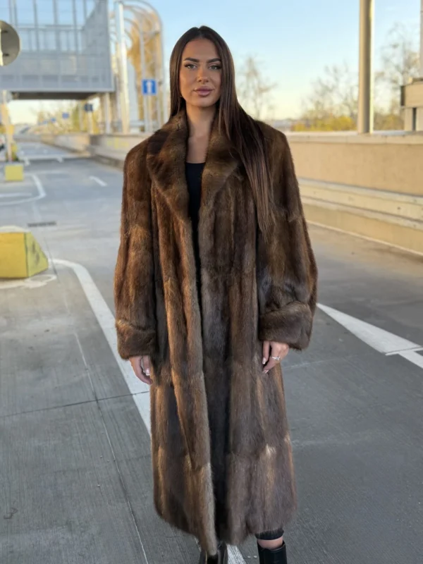 Dámský kožich z pravého bizama vel 48– Kožešnictví Hlinsko v Čechách