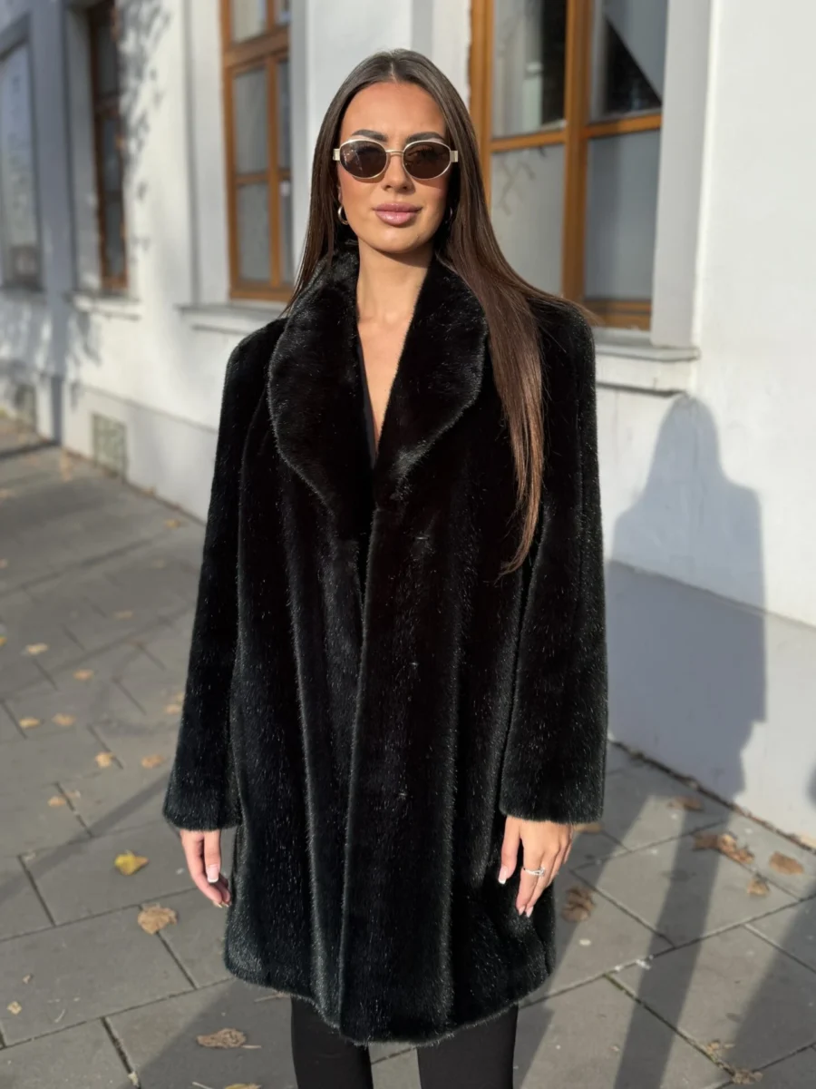 Černý kožich se zeleným odleskem Valentina - Kožešnictví Hlinsko - Obrázek 4