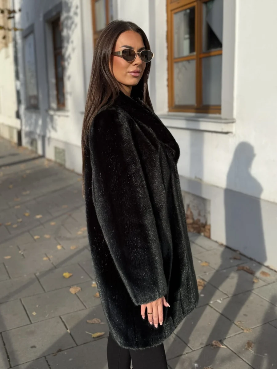 Černý kožich se zeleným odleskem Valentina - Kožešnictví Hlinsko - Obrázek 3