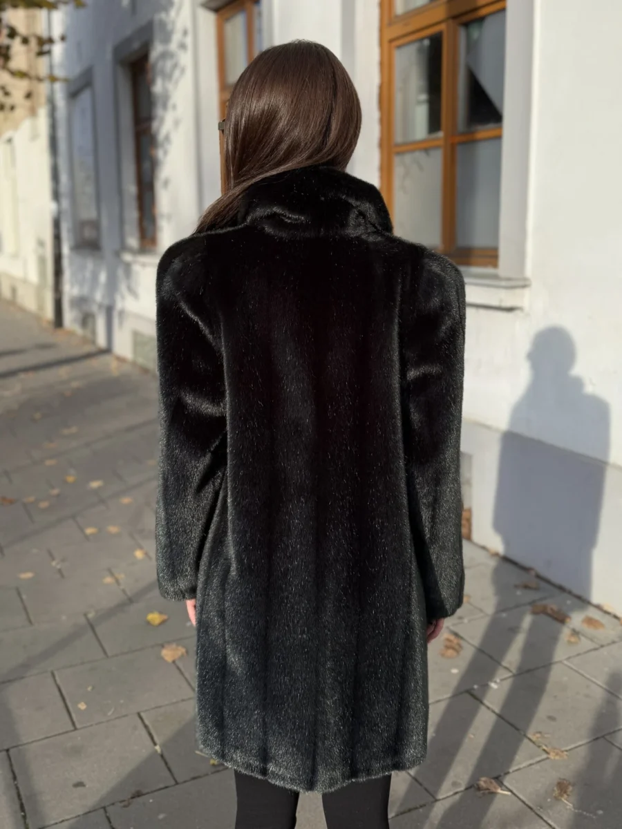 Černý kožich se zeleným odleskem Valentina - Kožešnictví Hlinsko - Obrázek 6