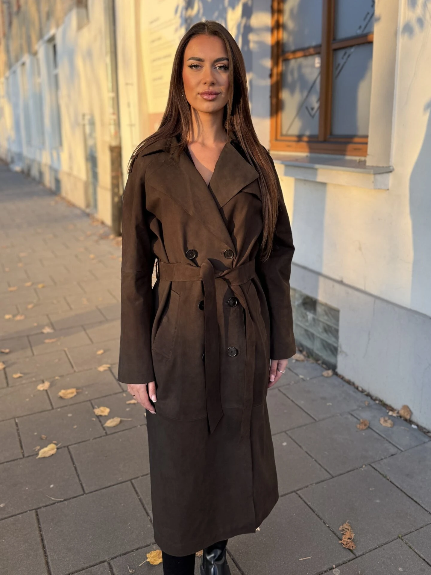 hn1 Vivienne Brown - Dámský kabát z jehněčího nubuku