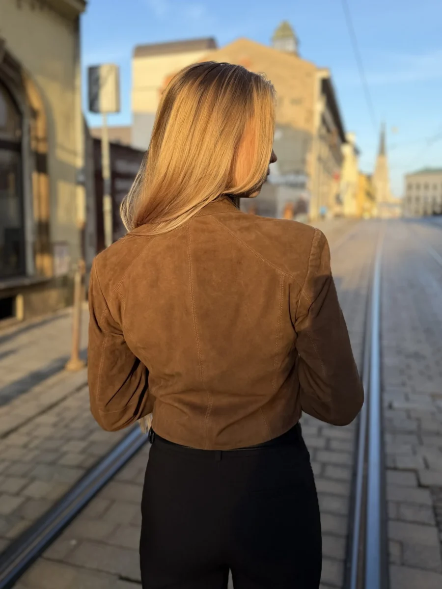 Amelie Brown Suede – Dámská kožená bunda hnědá semiš - Obrázek 5