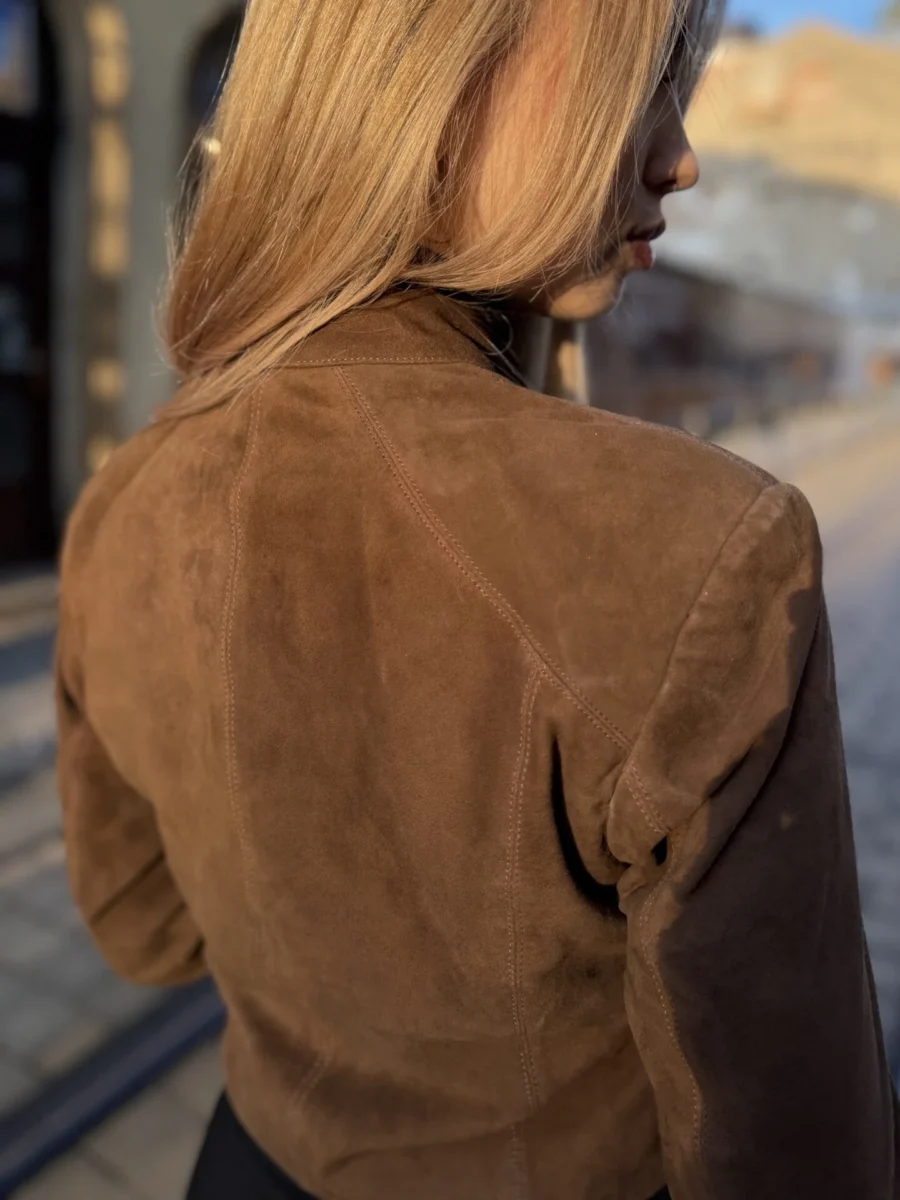 Amelie Brown Suede – Dámská kožená bunda hnědá semiš - Obrázek 7